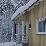 Alpehytte Talo Kainuun Korvessa Kiekinkoskella