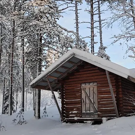 Talo Kainuun Korvessa Kiekinkoskella Kuhmo