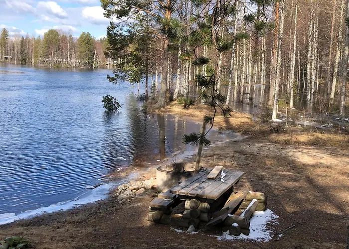 Talo Kainuun Korvessa Kiekinkoskella Horská chata *