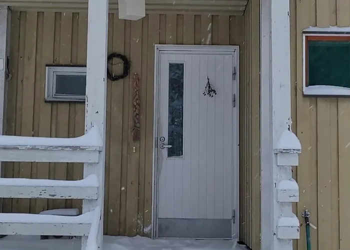 Talo Kainuun Korvessa Kiekinkoskella